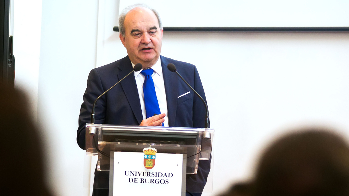 Andrés Hernando durante su conferencia en la jornada de la UBU. TOMÁS ALONSO