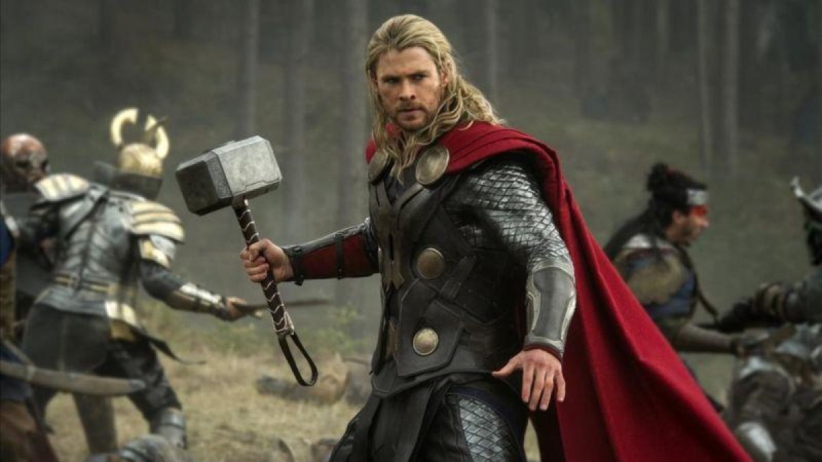 El actor Chris Hemsworth, en el papel de Thor.-AP / JAY MAIDMENT