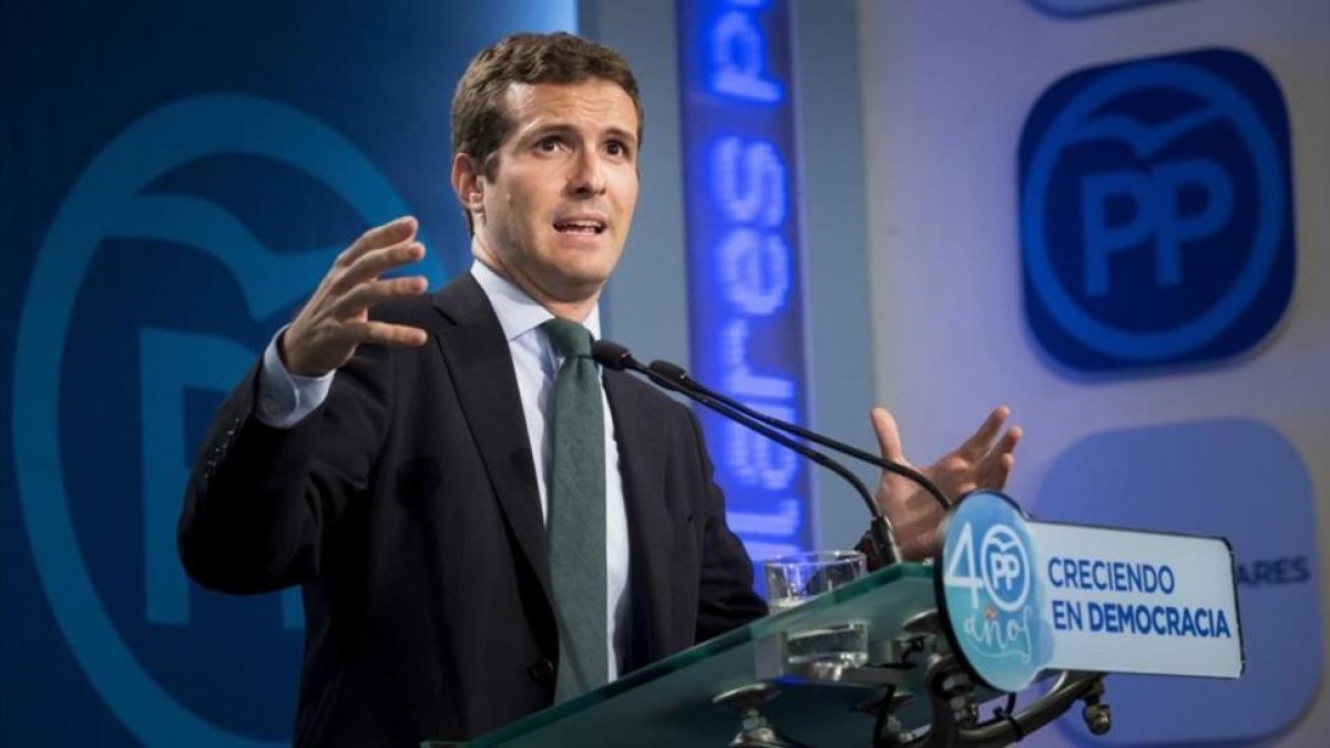 Pablo Casado, este lunes, durante la rueda de prensa en la sede del PP de Madrid.-EFE / LUCA PIERGIOVANNI