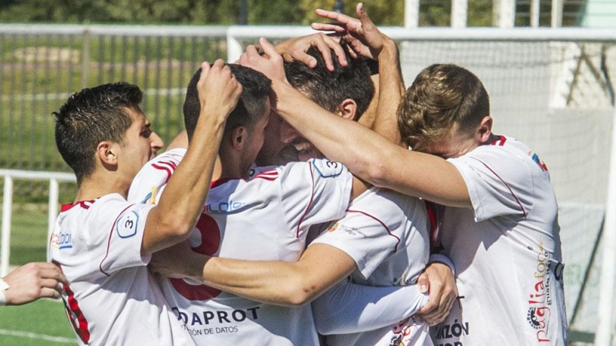 Los jugadores del Arlanzón Motor festejan la consecución del primer tanto de la contienda-Israel L. Murillo