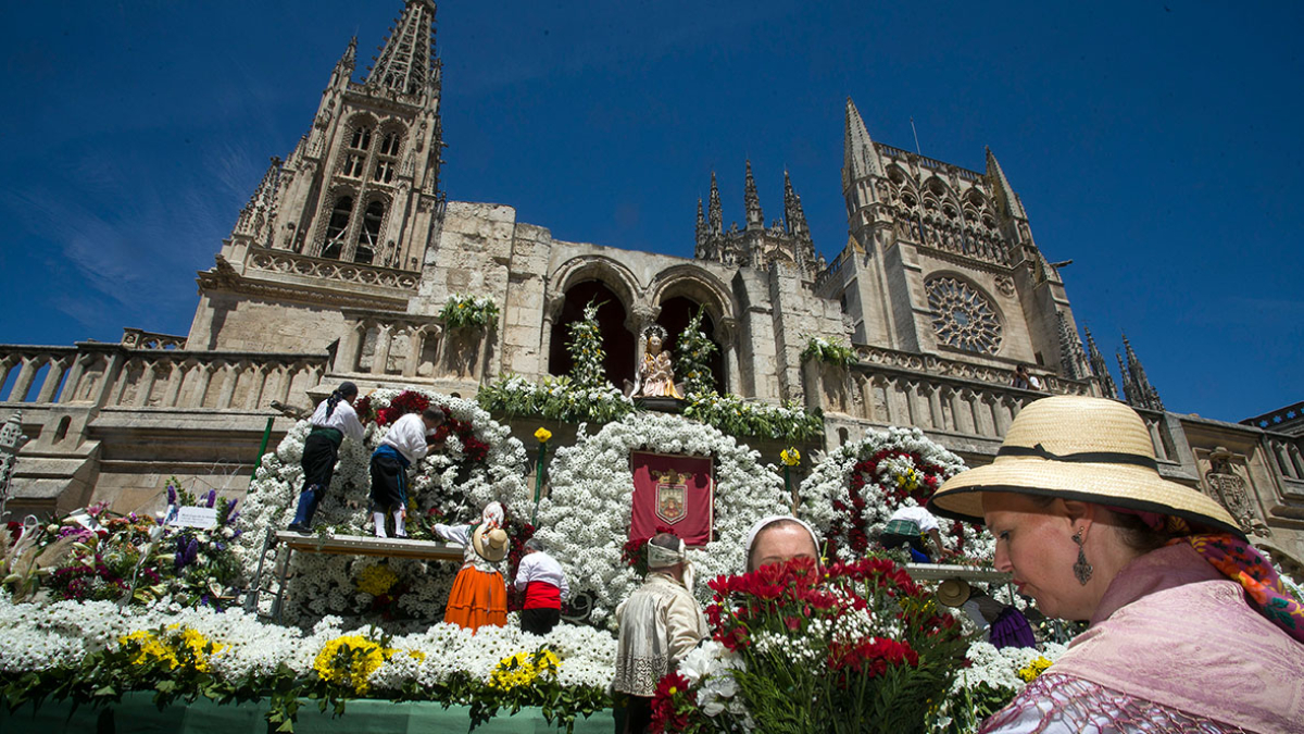 Celebración de la Ofrenda Floral en el día grande de las fiestas de San Pedro y San Pablo 2022.