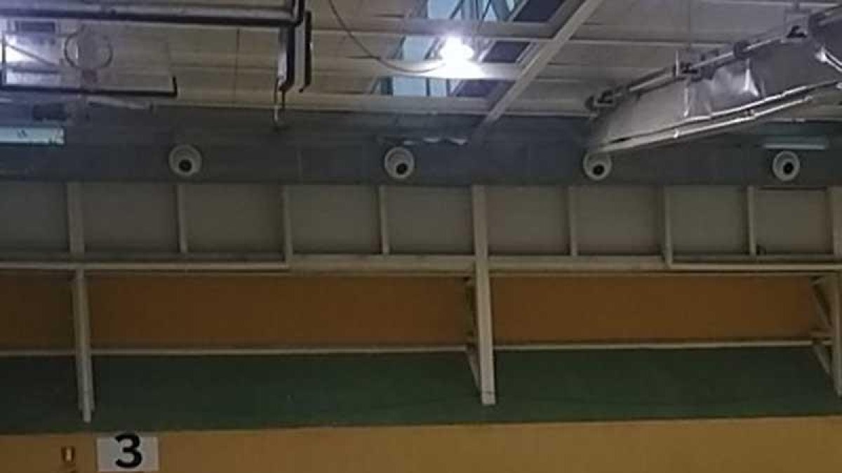 Fotografía tomada por un aficionado del estado de la cancha 3.-RAÚL SALAS