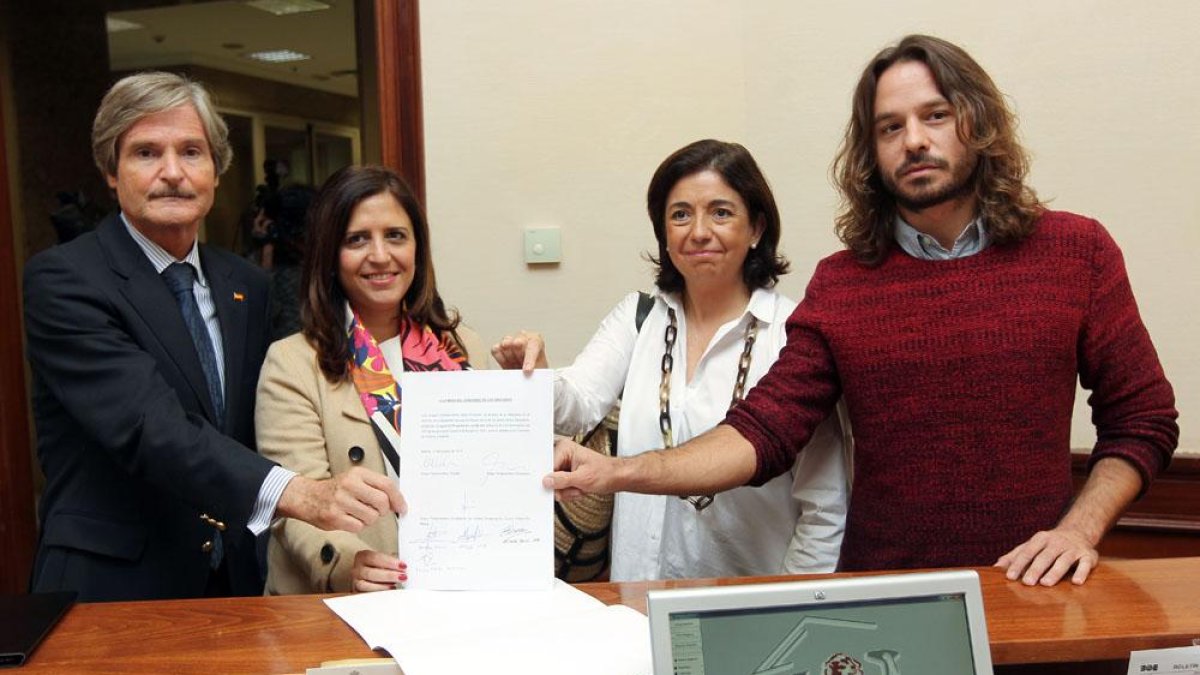 Los diputados por Burgos del Partido Popular, Partido Socialista y Podemos registran la proposición no de ley.-ICAL
