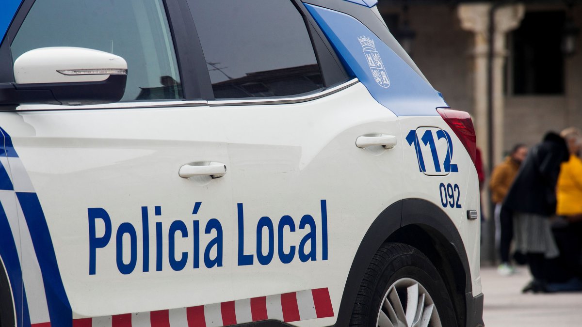 Imagen de un vehículo de la Policía Local. TOMÁS ALONSO