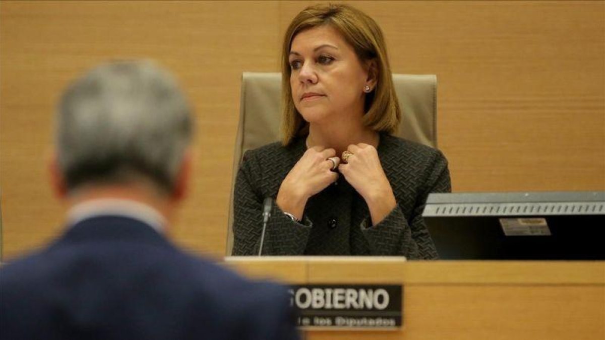 La ministra de Defensa, María Dolores de Cospedal, comparece ante la comisión.-JOSÉ LUIS ROCA