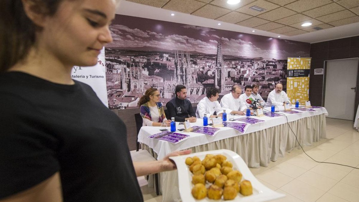 Ingenio y creatividad para crear la mejor croqueta de Burgos.-ISRAEL L. MURILLO