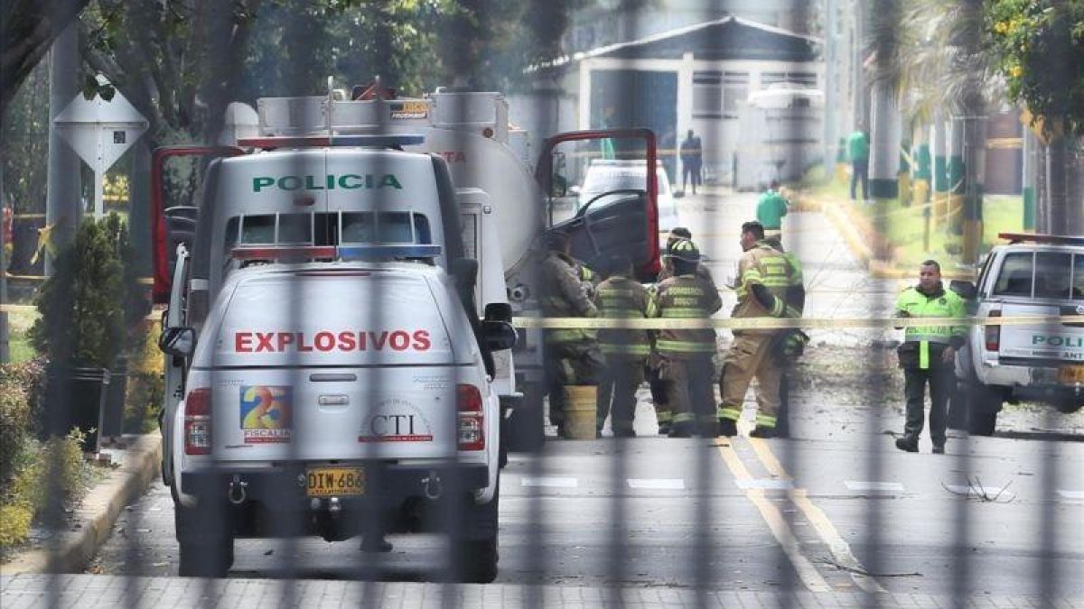Exterior de la escuela de policía de Bogotá.-EFE / MAURICIO DUEÑAS
