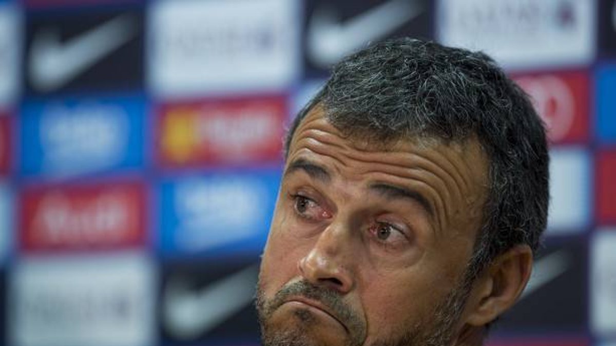 Luis Enrique en la rueda de prensa celebrada este sábado tras la sesión de entrenamiento.-Foto: JORDI COTRINA