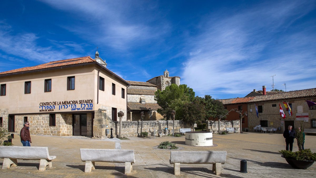 Vista exterior del Centro de la Memoria Sefardí de Castrillo Mota de Judíos. TOMÁS ALONSO