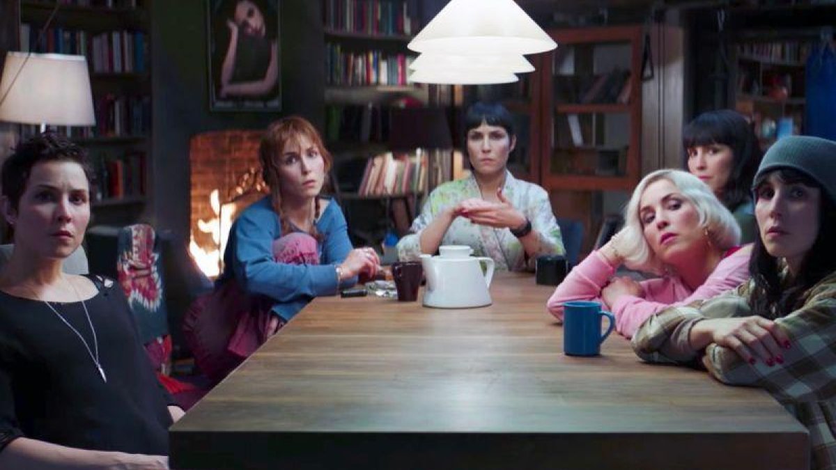 Noomi Rapace, multiplicada en la película de Netflix What happened to Monday.-NETFLIX