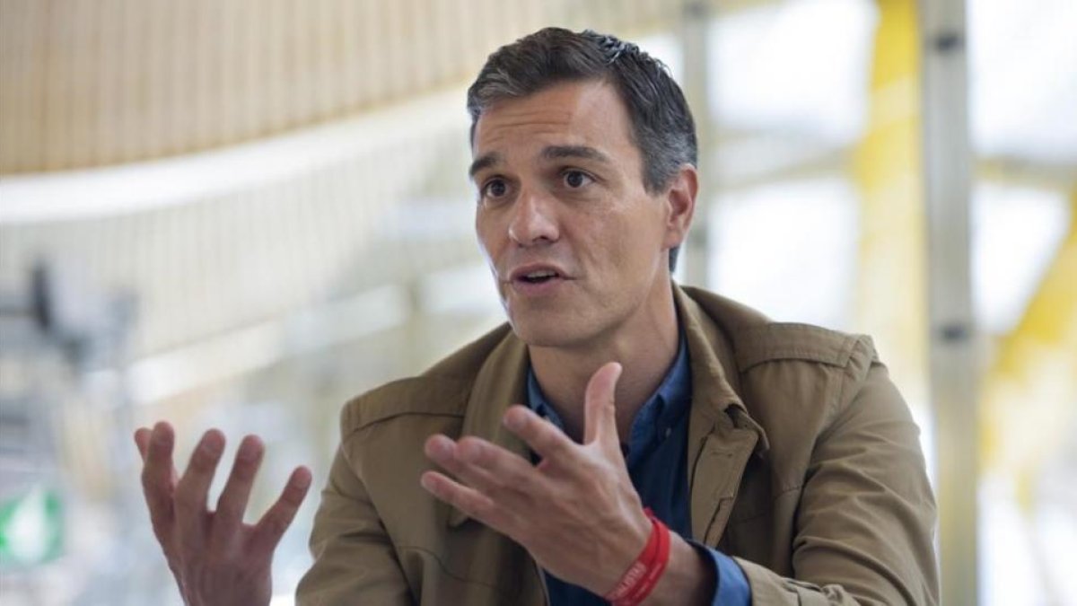 Pedro Sánchez, el pasado 19 de mayo en el aeropuerto de Barajas.-JUAN MANUEL PRATS