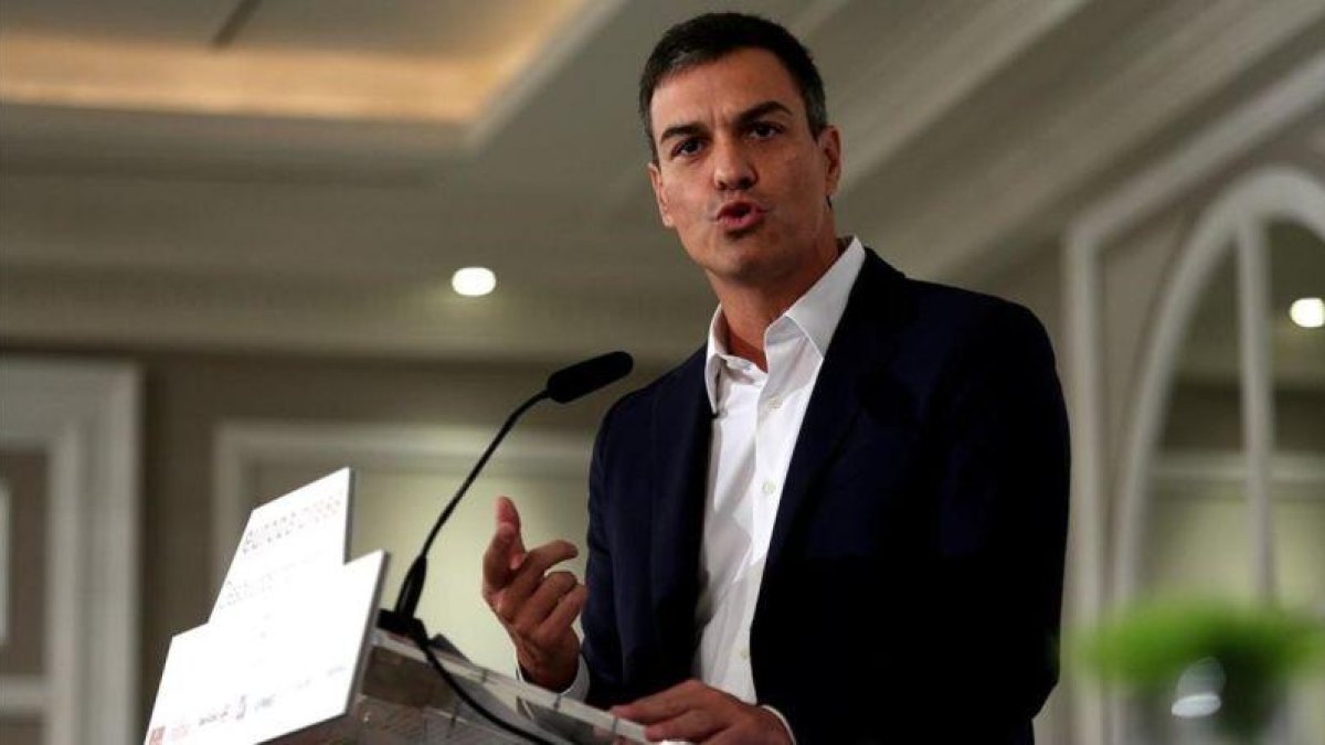 Pedro Sánchez en los desayunos informativos de Europa Press, en el Hotel Villa Magna de Madrid.-DAVID CASTRO