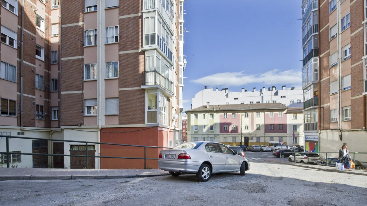 La calle Camposa es privada y mantiene una servidumbre de paso para los vecinos de la zona. ISRAEL L. MURILLO