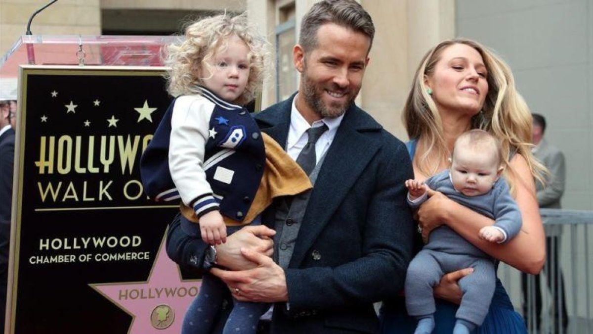 El actor Ryan Gosling.Ryan Reynolds, con su esposa Blake Lively y sus dos hijas.-EFE / MIKE NELSON