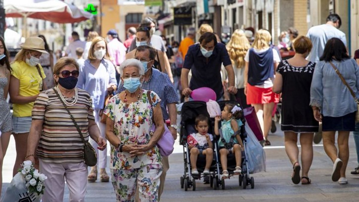 Sanidad confirma hoy 499 nuevos casos de covid en Burgos. SANTI OTERO