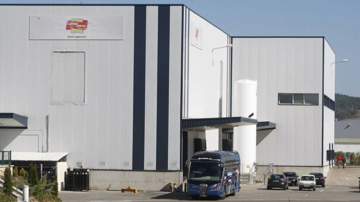 Instalaciones de Carnes Selectas en el polígono de Villalonquéjar.-Raúl G. Ochoa