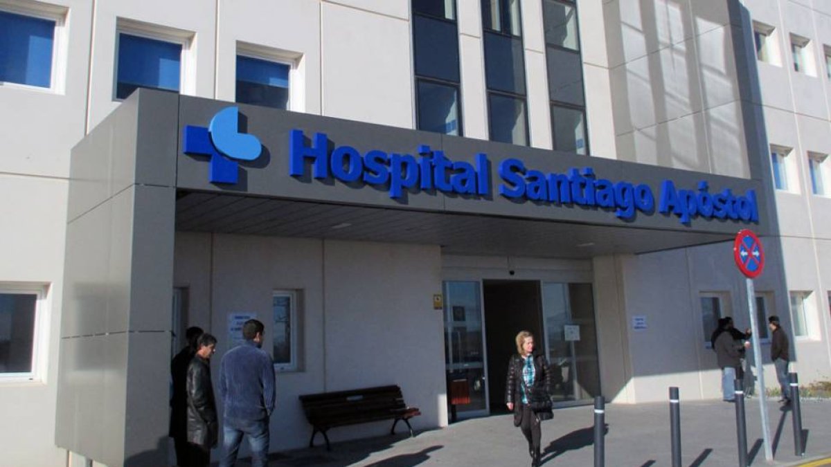 Las dos profesionales trabajan en el hospital comarcal Santiago Apóstol.-E.M.