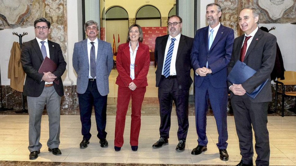 Representantes de la Junta y de la Universidad.-ECB