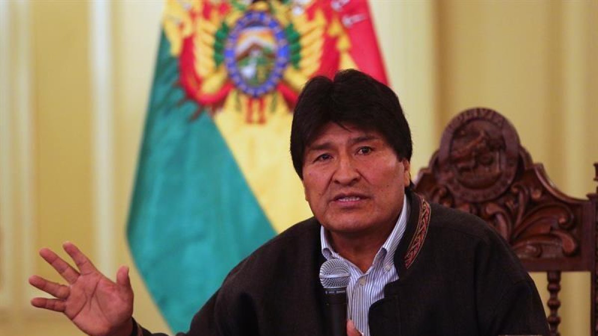 El presidente de Bolivia, Evo Morales, habla en una conferencia de prensa.-EFE