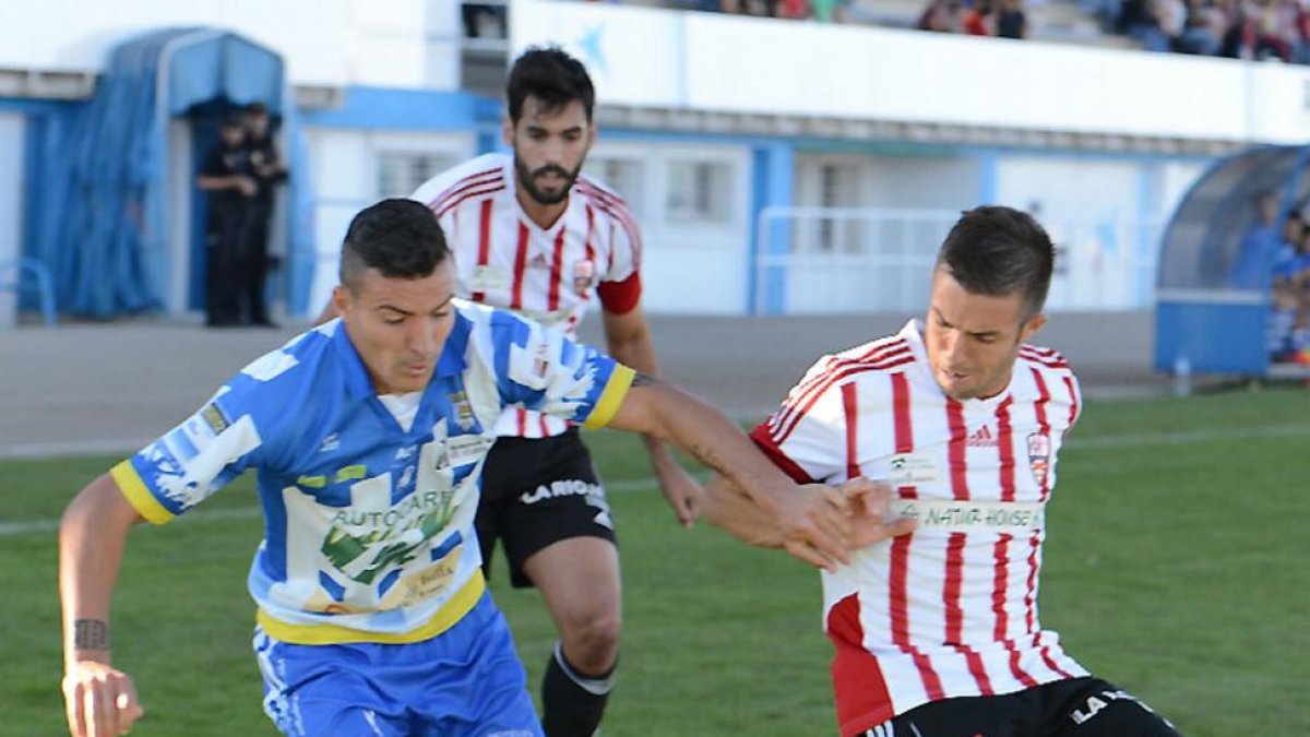 Los blanquiazules lo intentaron hasta el final sin fortuna-Alberto Calvo