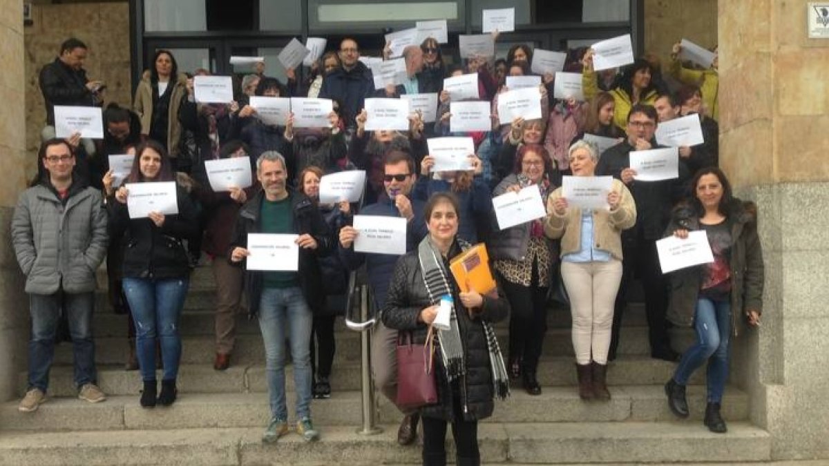 Funcionarios de Justicia de León en una protesta en diciembre. D.L.