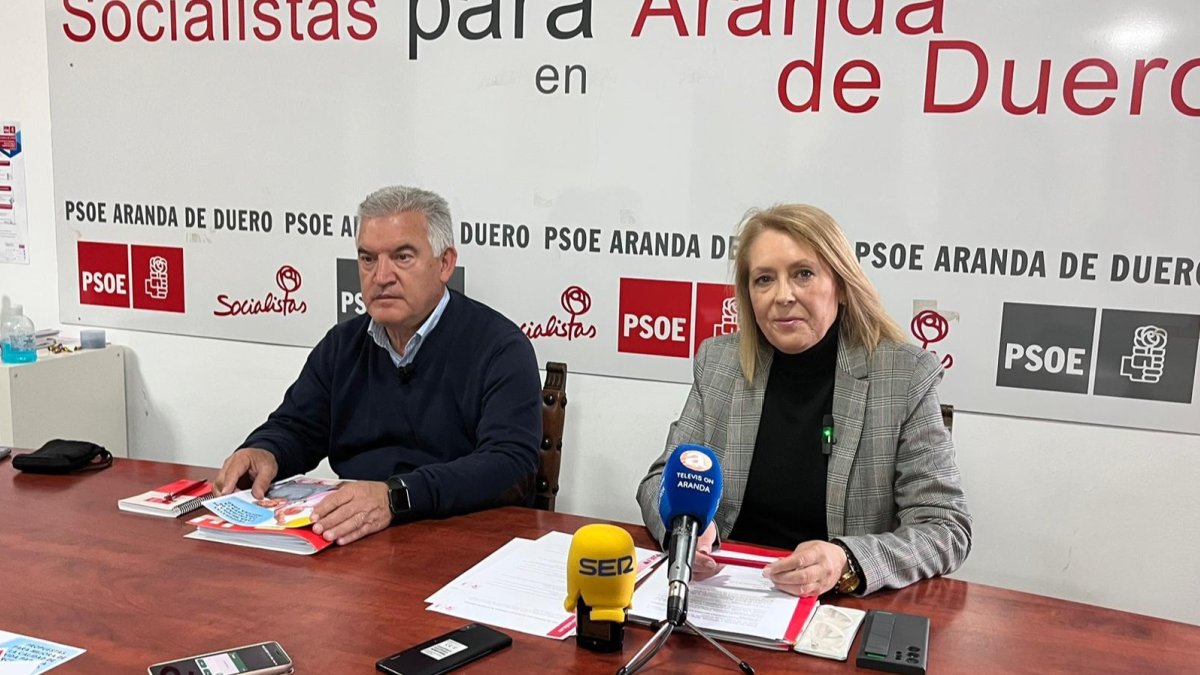 Amparo Simón con el candidato socialista, Ildefonso Sanz