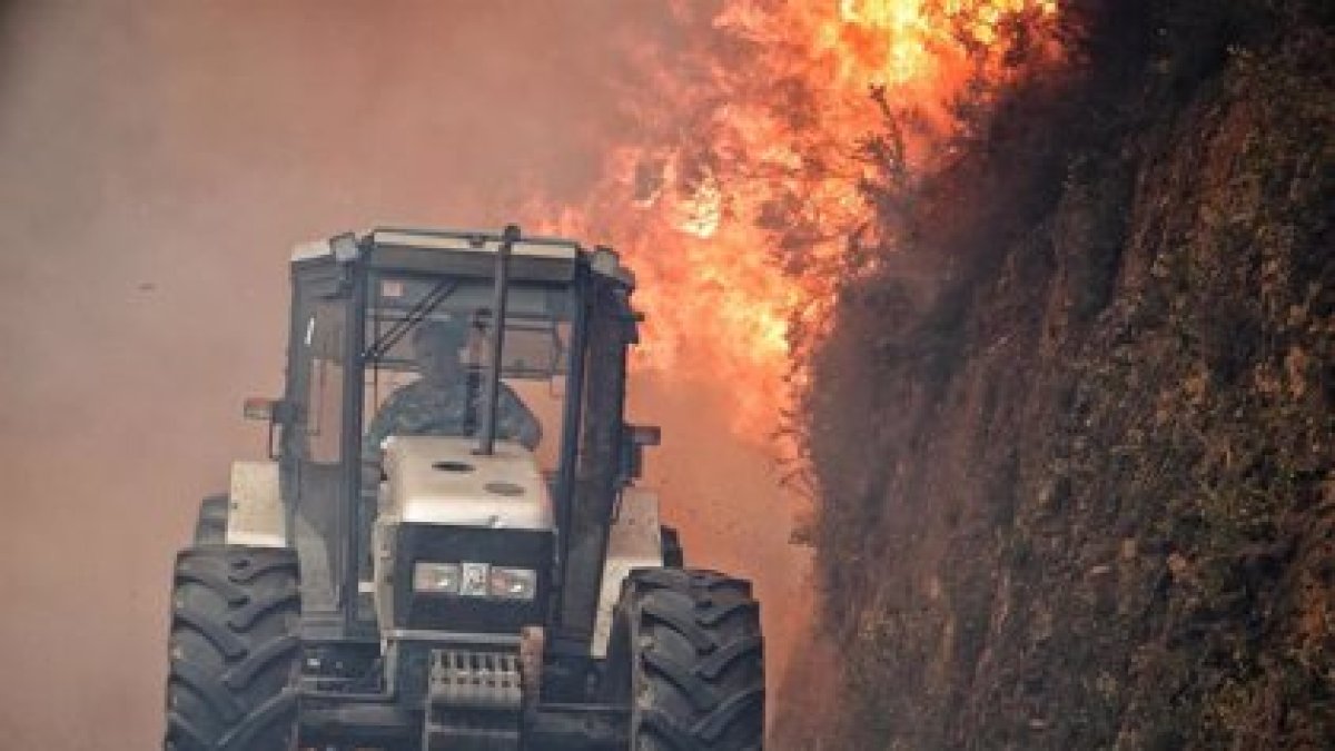 Incendio en Asturias.-E. PRESS