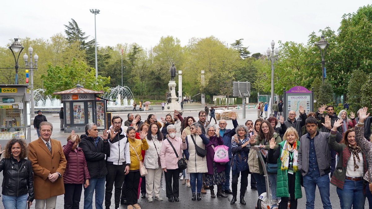 La vicepresidenta de la Red Europea de lucha contra la pobreza y la exclusi?n social en Castilla y Le?n (EAPNCyL), Mar Fresno, presenta la campa?a informativa ?X Solidaria?.