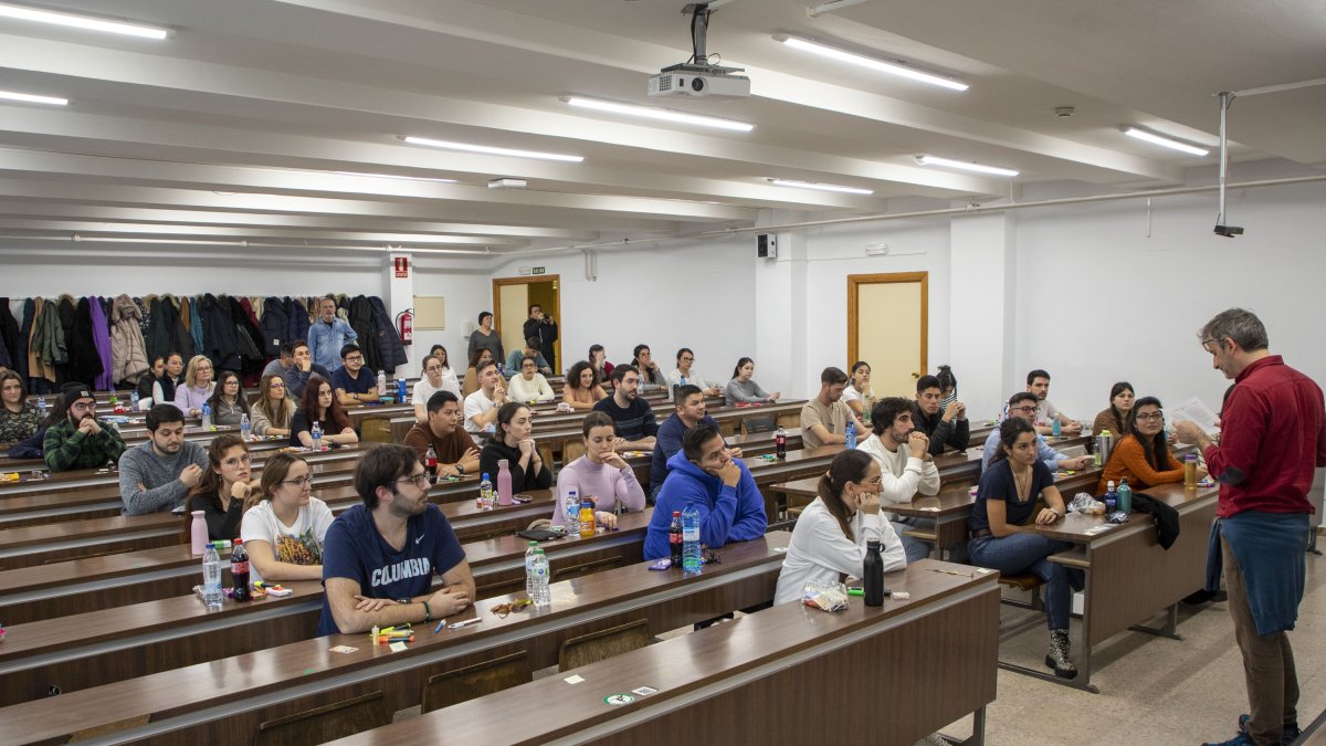 Aspirantes a MIR comienzan su examen en la Facultas de Ciencias de Salamanca