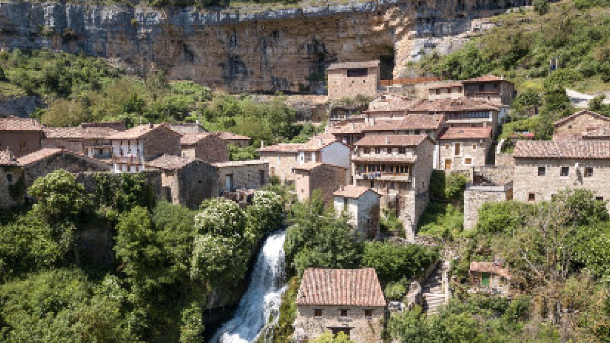 Imagen de la famosa cascada de Orbaneja del Castillo. ECB