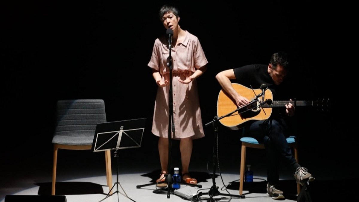Simoneta, en el Teatro Principal, con su espectáculo 'Un lugar seguro'. SANTI OTERO