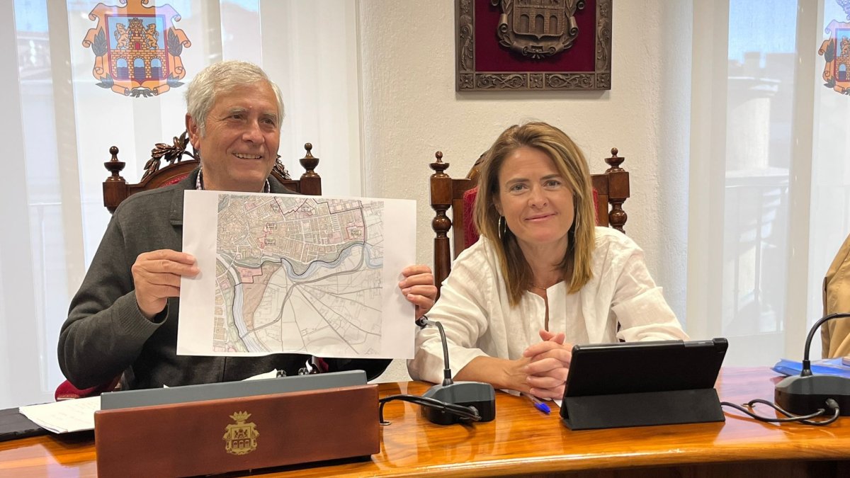 En la imagen, los concejales Alfonso Sanz y Cristina Valderas