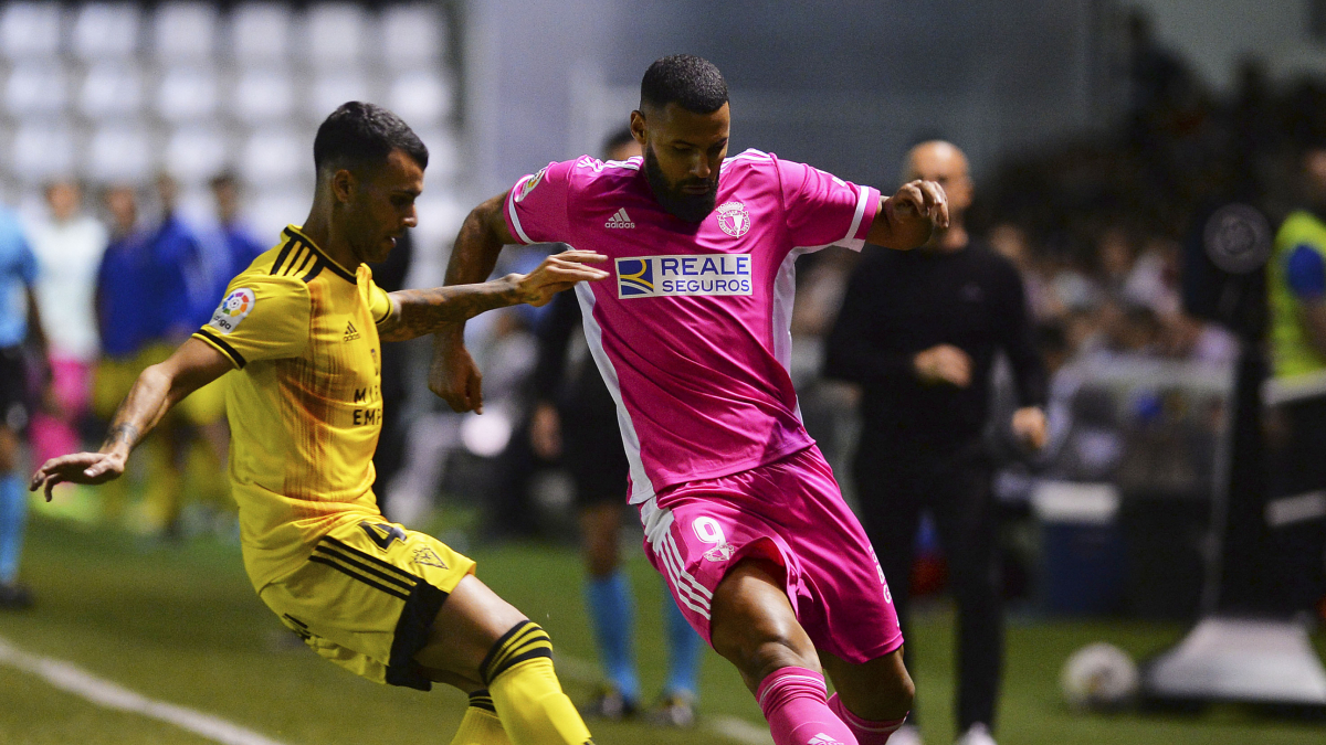 Mourad anotó el tanto que desató la locura en el último minuto de El Plantío en la primera vuelta. TOMÁS ALONSO