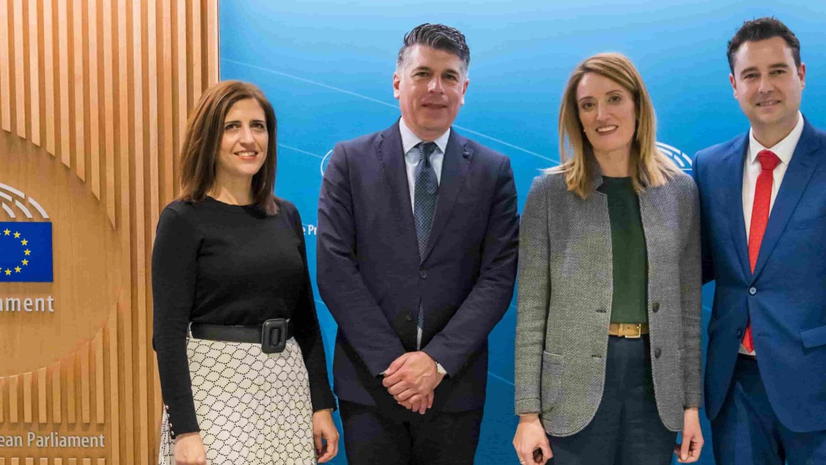 Esther Peña y Daniel de la Rosa volvieron de Bruselas tras entrevistarse con Metsola y comprobar que Burgos necesita el respaldo del Gobierno.