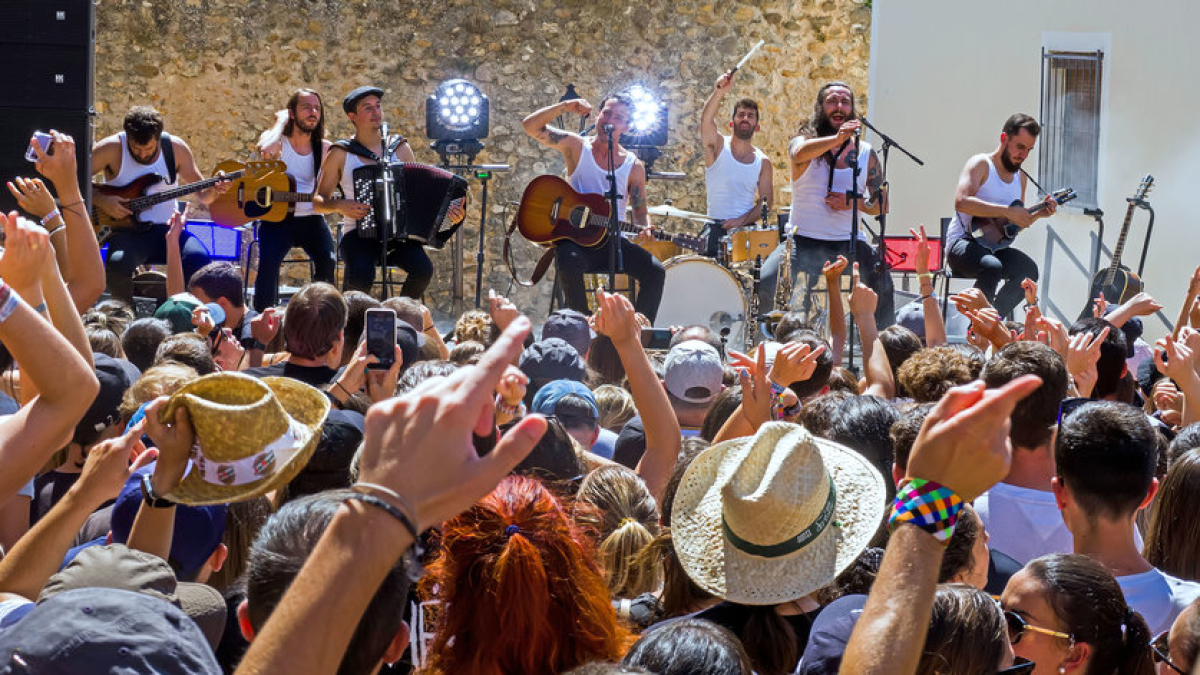 Actuación de La M.O.D.A. en Covarrubias.