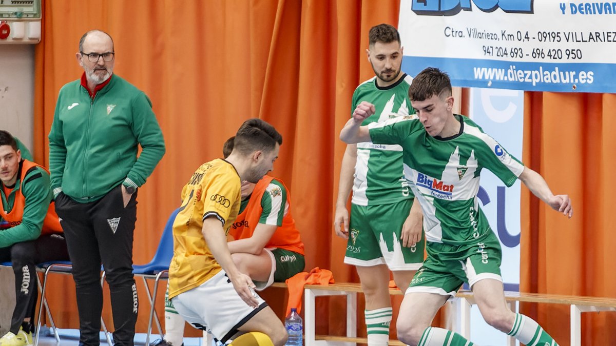Imagen del último encuentro disputado en el pabellón del Círculo. TOMÁS ALONSO