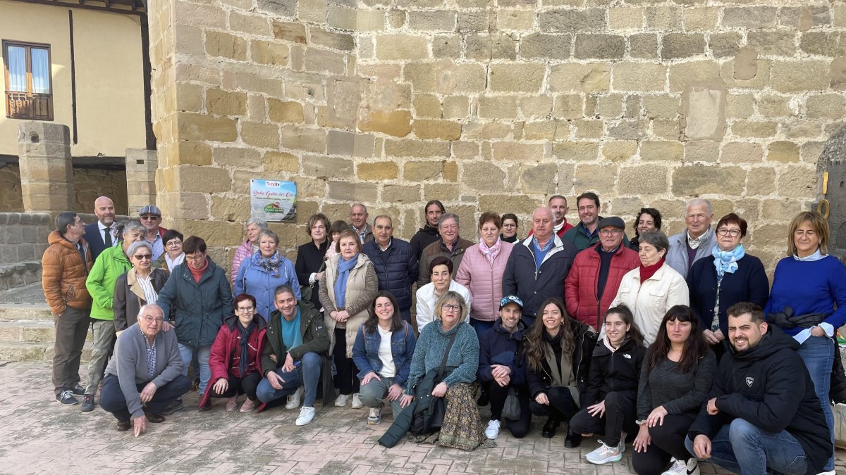 Santa Gadea del Cid recibe la placa de ‘El pueblo más bello de Castilla y León 2022’. ECB