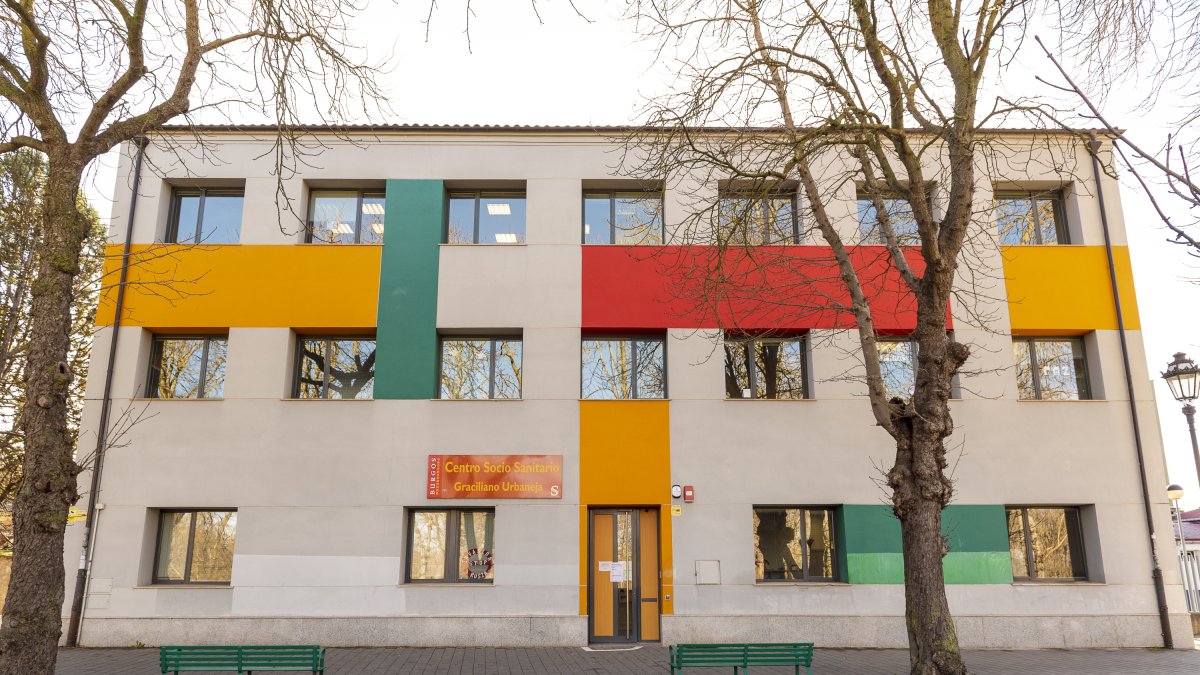 El Centro sociosanitario Graciliano Urbaneja se encuentra junto al Hospital Militar. Está abierto para cualquier consulta de 8.00 a 21.00 horas de lunes a viernes.