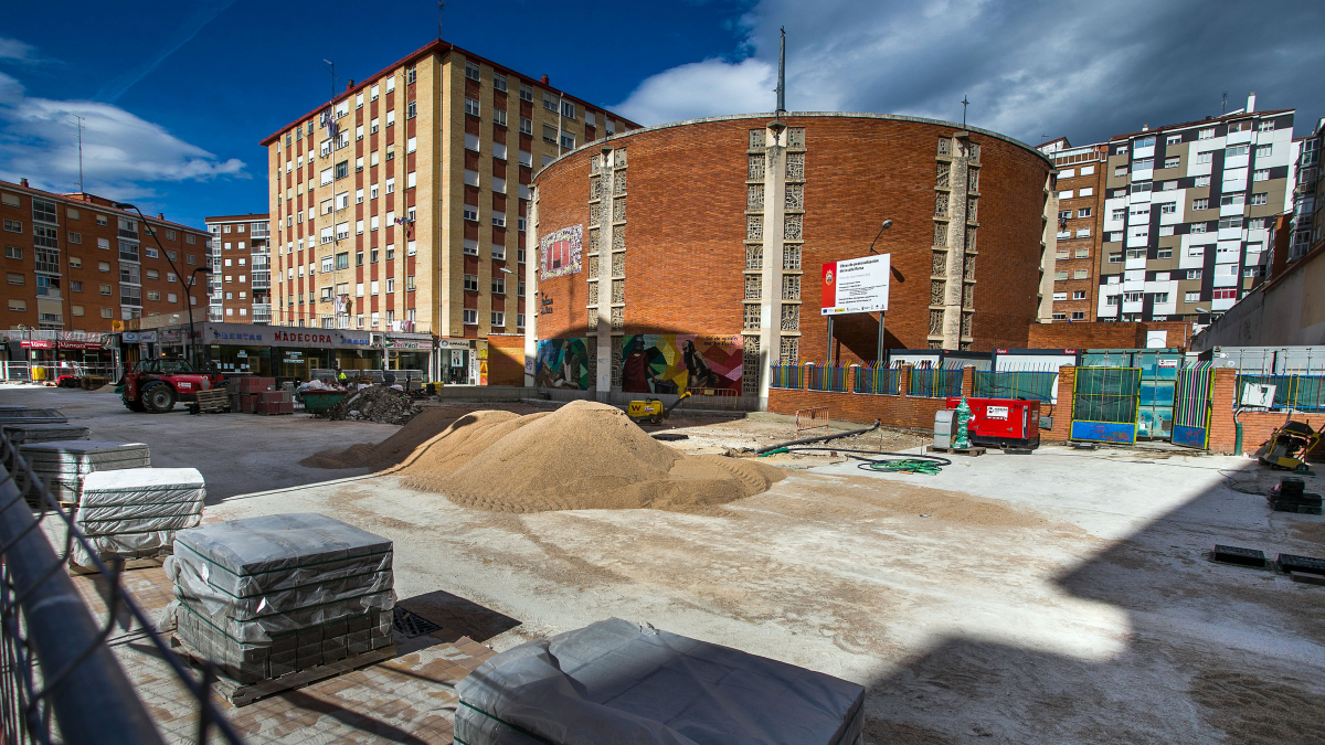 Evolución de los trabajos de peatonalización de la calle Roma, en Gamonal.