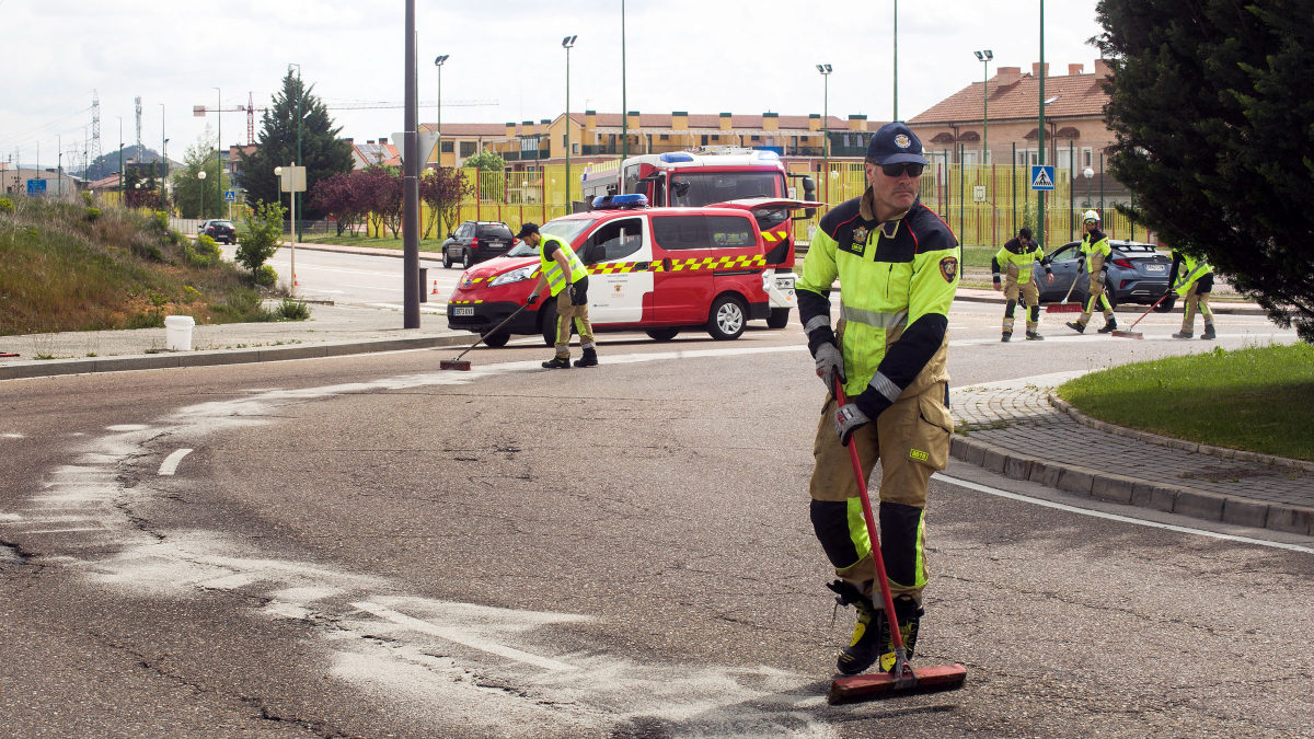 El derrame afectó a la rotonda de la estación.