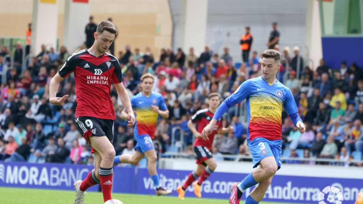 El delantero jabato decidió el encuentro desde los once metros