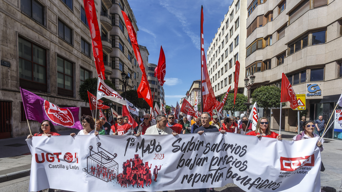 Manifestación del 1º de Mayo encabezada por CCOO y UGT.