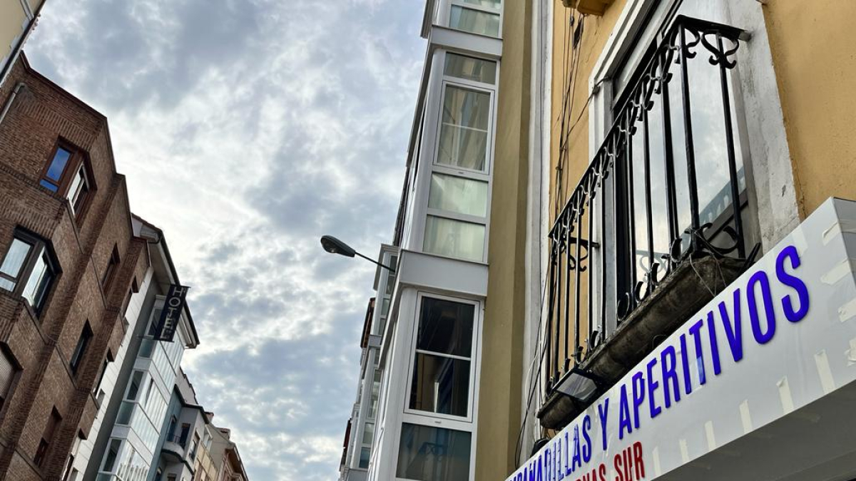 El nuevo local de la empanadillería spritzería Encarna's se ubica en el número 23 de la calle Santa Clara.