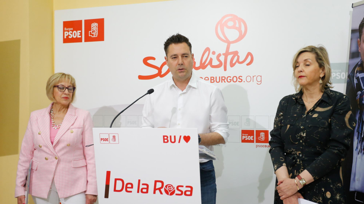 Daniel de la Rosa con Lola Ovejero y Sonia Rodríguez.