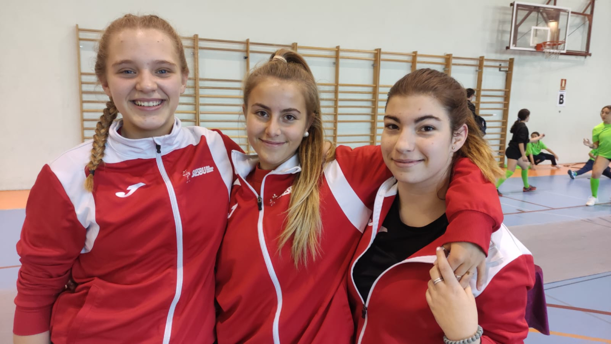 Equipo femenino senior de la sala de Esgrima Burgos