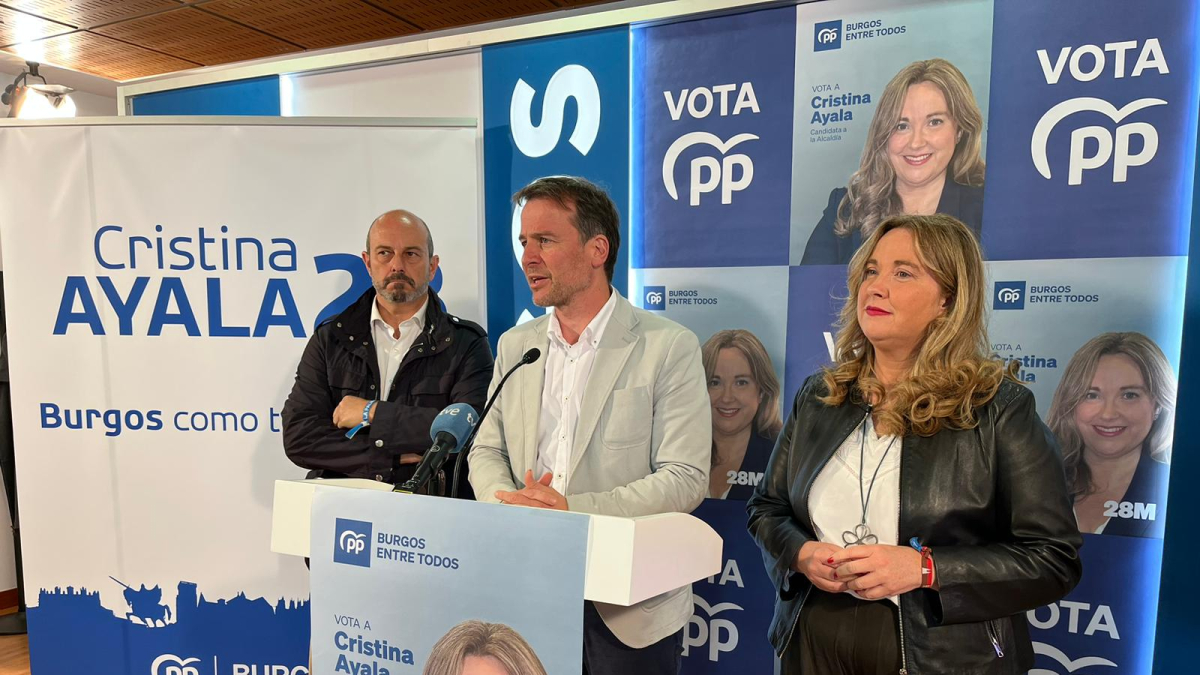 Pedro Rollán, Borja Suárez y Cristina Ayala, en la sede del PP de Burgos.