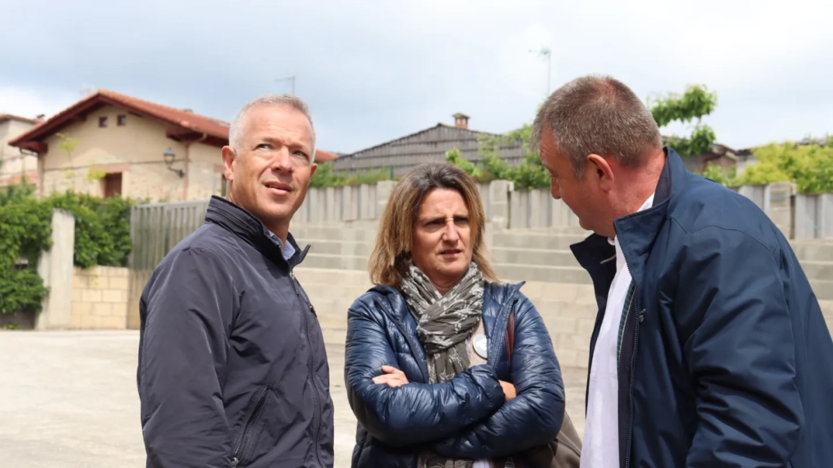 La ministra Teresa Ribera en el Valle de Tobalina.