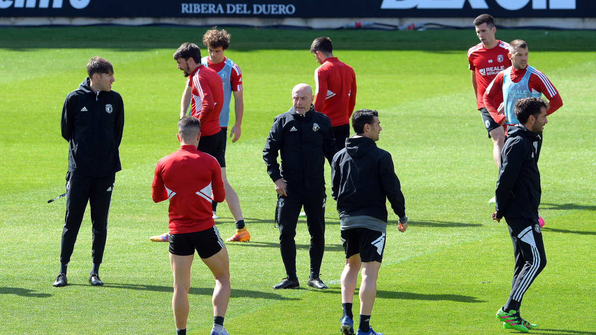 El técnico madrileño durante un entrenamiento en El Plantío