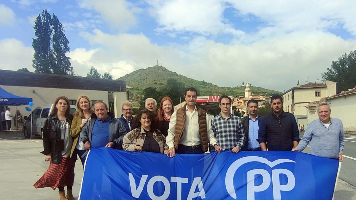 El coordinador autonómico de campaña del PP y procurador, Ángel Ibáñez, durante el acto de presentación de la candidatura de Óscar Arbaizar en Treviño.
