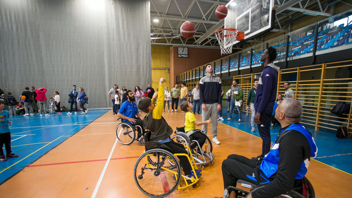 Tarde deportiva y de inclusión en el polideportivo Talamillo de la mano de Luctari e Ibercaja.